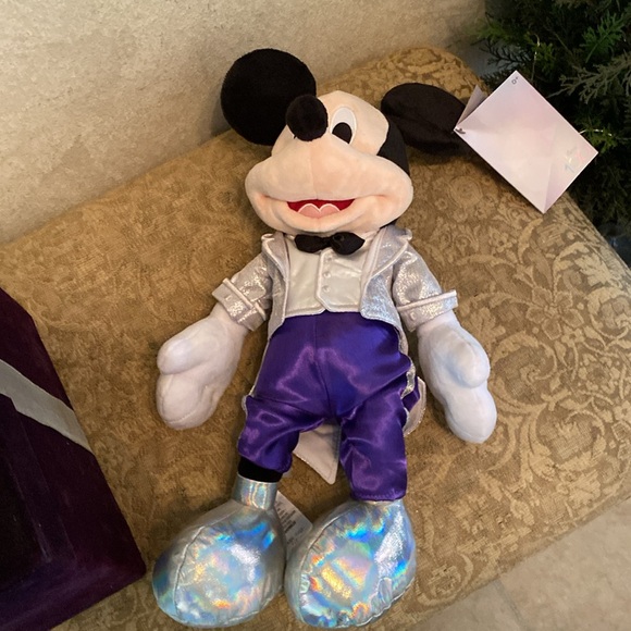 Disney Mickey Plush The Disney 100 years Platinum Celebration Collection NWT - Picture 4 of 9